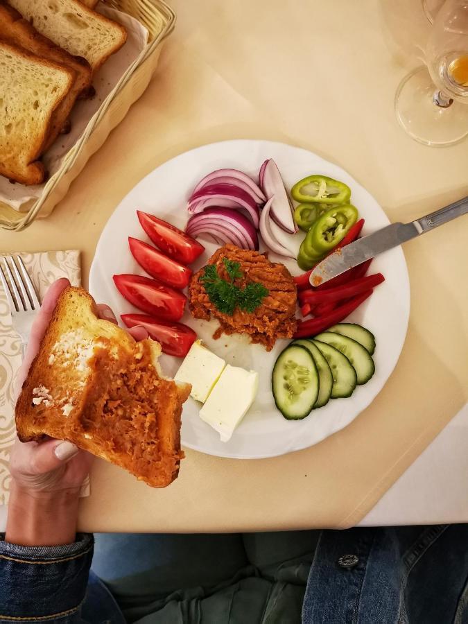 Erzsebet Nagy Szalloda Paks Exteriör bild
